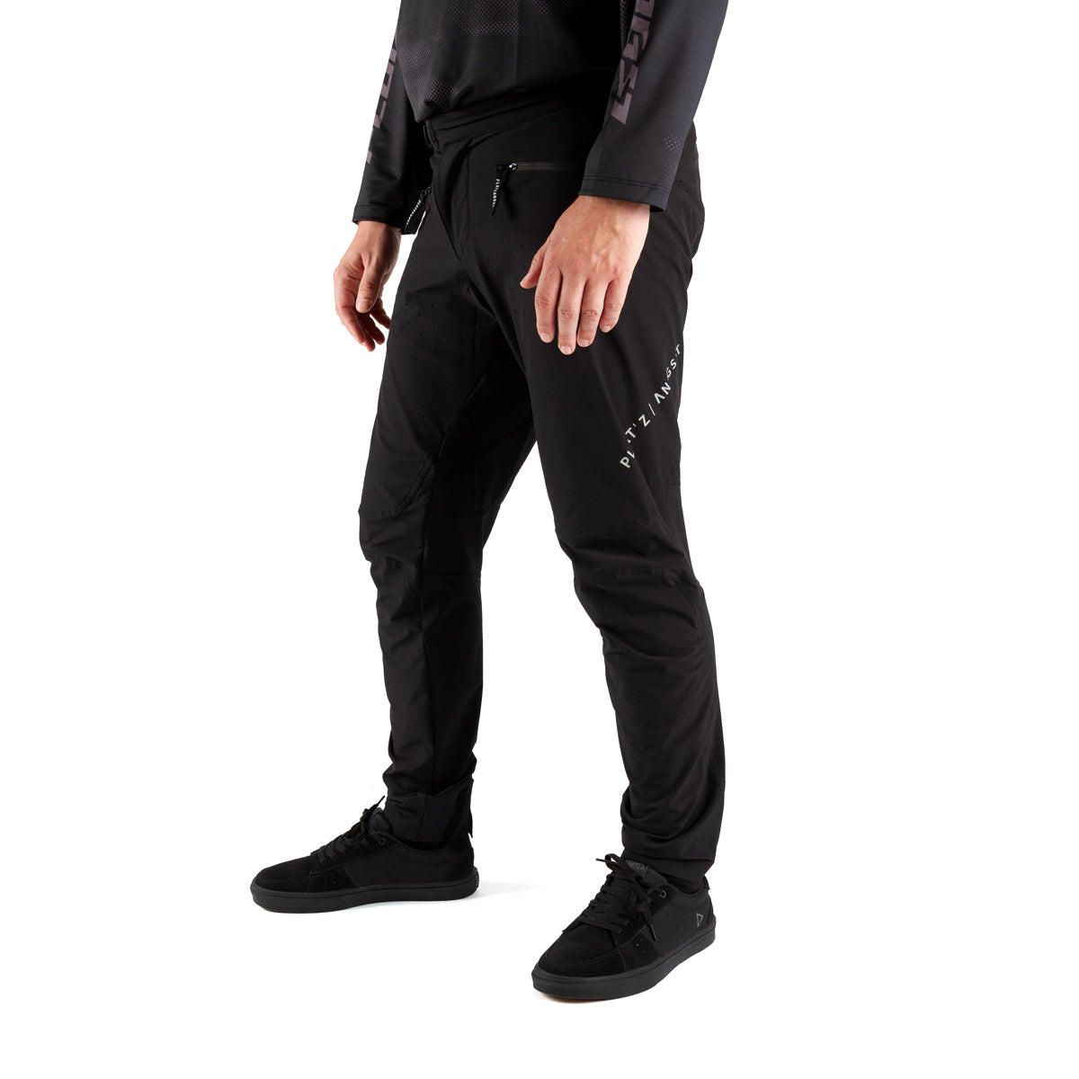 Herren Fahrradhose CF TIGHT in Schwarz - Seitenansicht