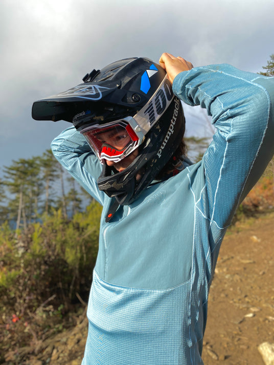 Linus Ott, Teamfahrer mit Stormchaser Trikot