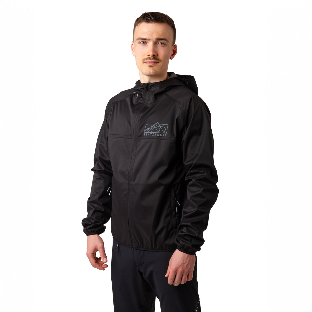 DFL EVO Regenjacke in Schwarz Pose 3