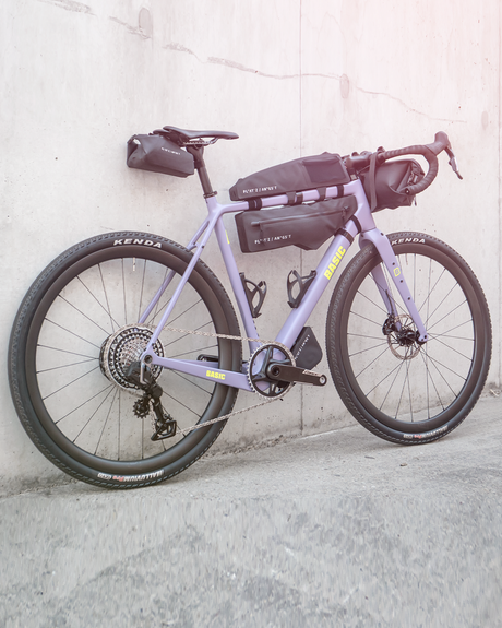 Komplettrad mit den neuen Platzangst Fahrradtaschen
