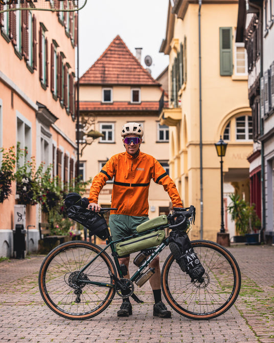 Stephan Peters mit Bike in der Altstadt
