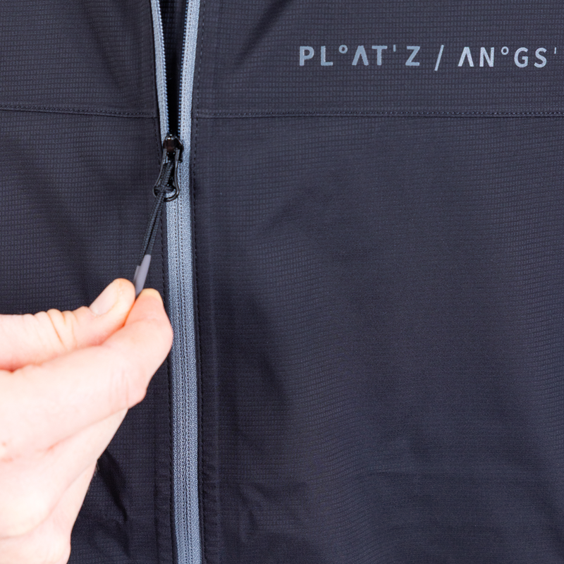 Regenjacke DFL EVO Schwarz - Detailbild Brustlogo