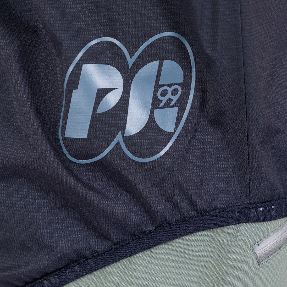 Regenjacke DFL EVO Schwarz - DEtailbild Rückendruck
