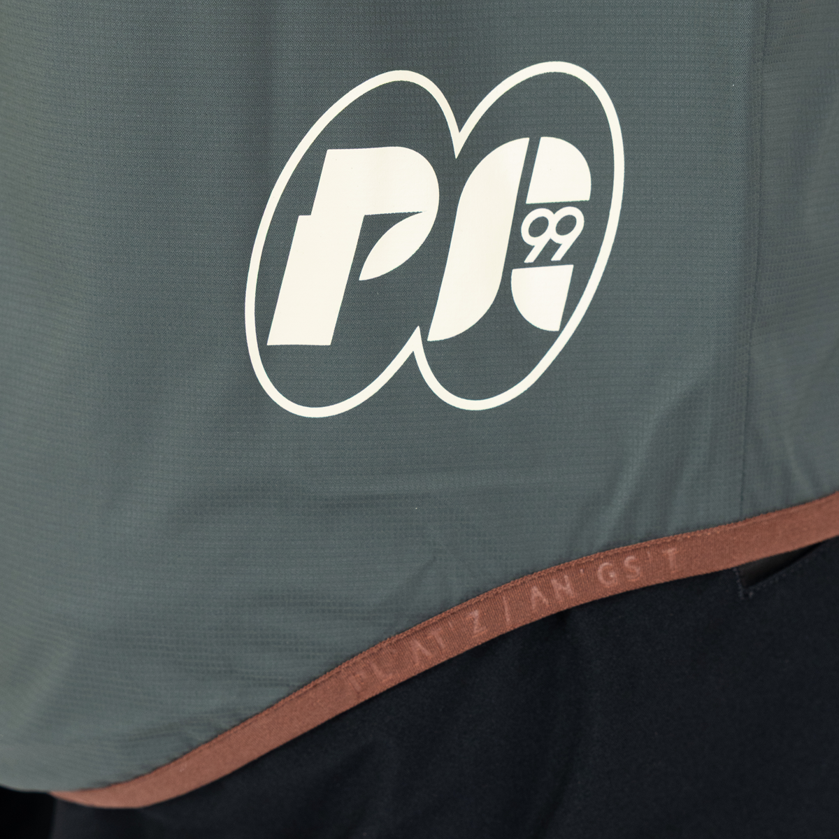 Regenjacke DFL EVO Grün - Detailbild Print auf der Rückseite