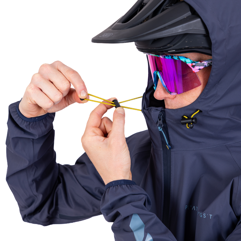 DFL Suit - Regenanzug - Detailbild Kapuzenverstellung
