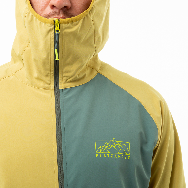 Detailbild MOREON in Gelb Herrenjacke, Logo auf der Brust