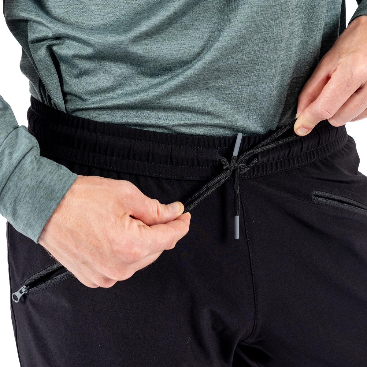 Trace Shorts Schwarz 2026